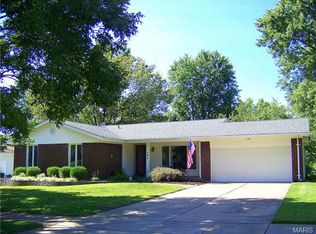 2 Le Tour Dr, Ballwin, MO