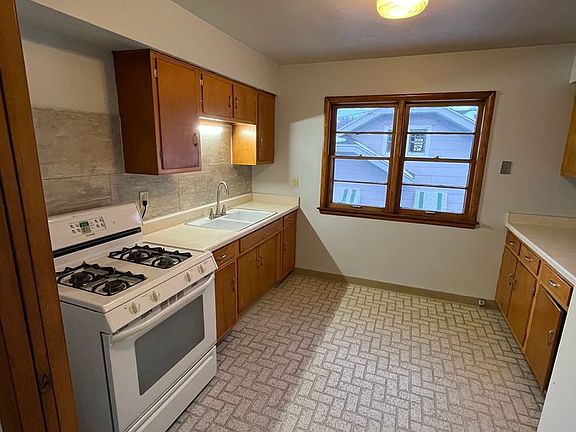 4th image of 2216 8th Ave #3