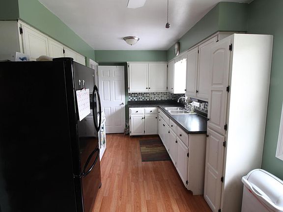 4th image of 1740 Westwood Dr NE