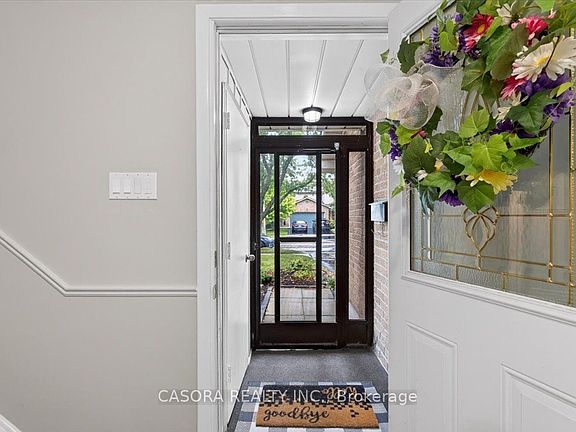 5th image of 479 Woodview Rd