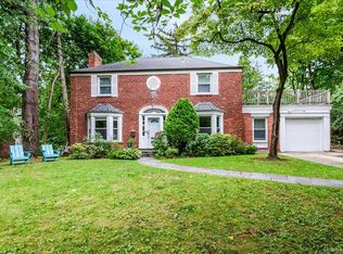 113 Old Mill Rd, Great Neck, NY 11023