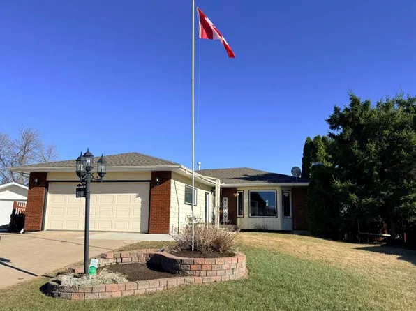 1621 NW 4th Ave, Wainwright, AB T9W 1J3
