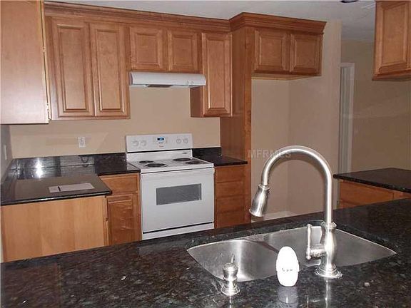 3rd image of 1875 Wateroak Dr W