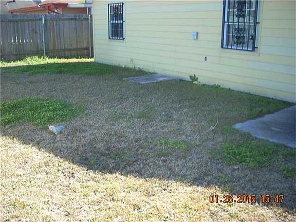 3rd image of 7525 Shorewood Blvd