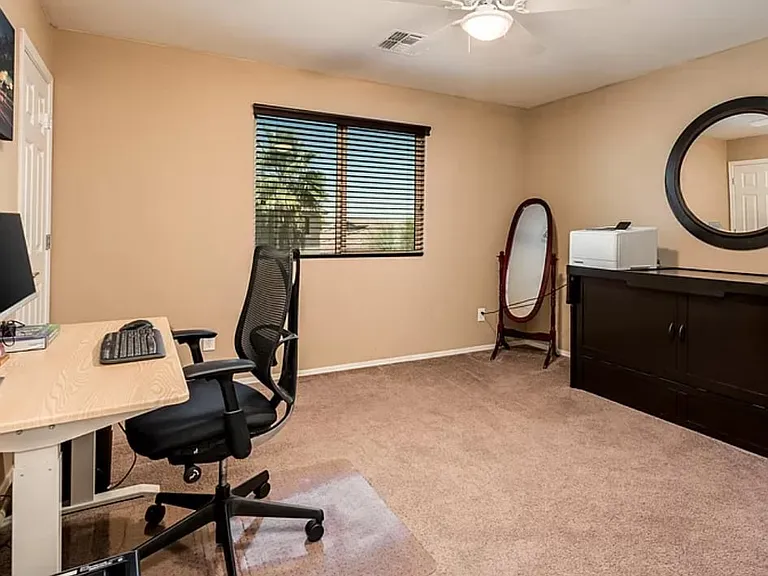 8904 S 58th Dr — Photo 15