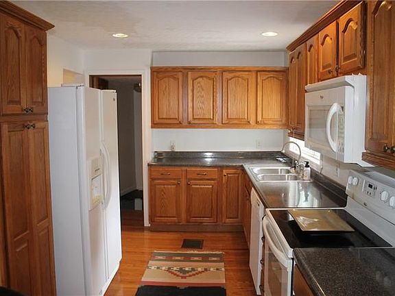 2nd image of 151 Landman Ln