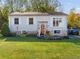 707 Beach Rd, Angola, NY 14006