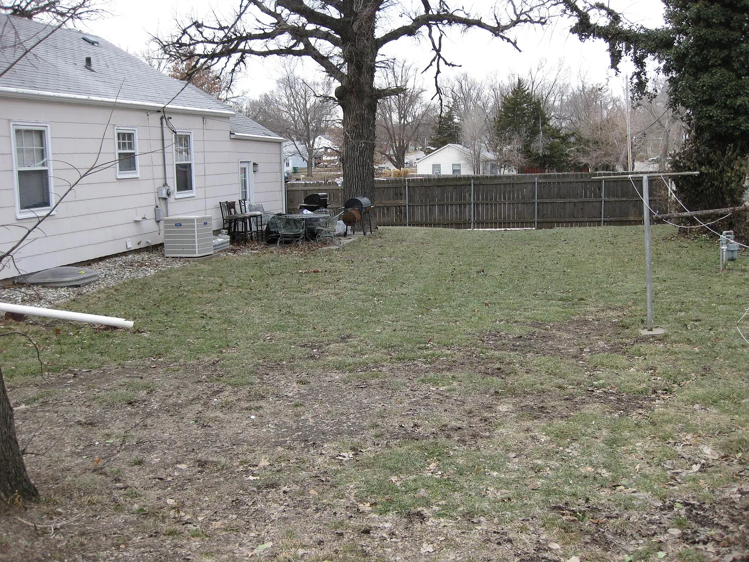 5 bed, 1948 sqft, $1,850 — Photo 2