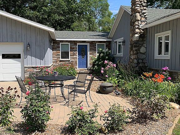 2nd image of 6862 Goldenrod Dr NE