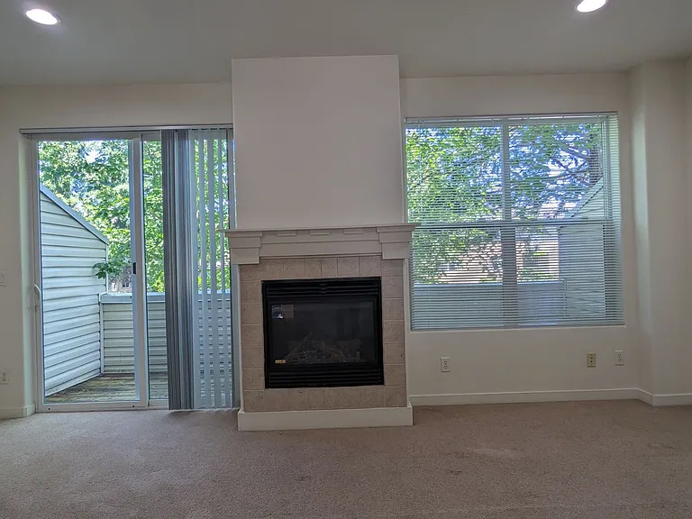 Halsey East Townhomes — Photo 72
