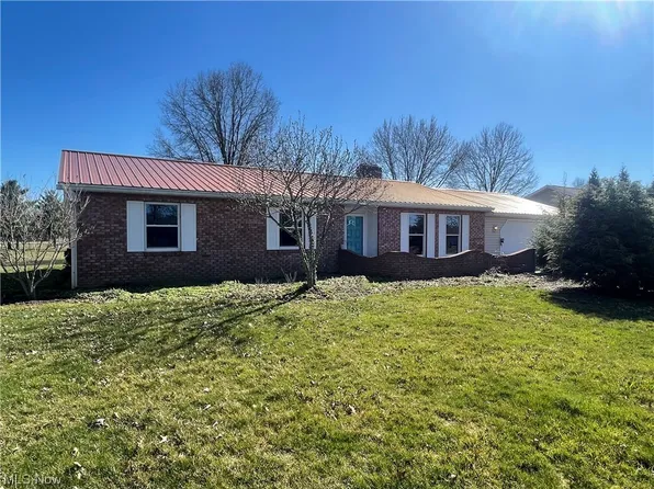 6150 Southview Dr, Nashport, OH 43830