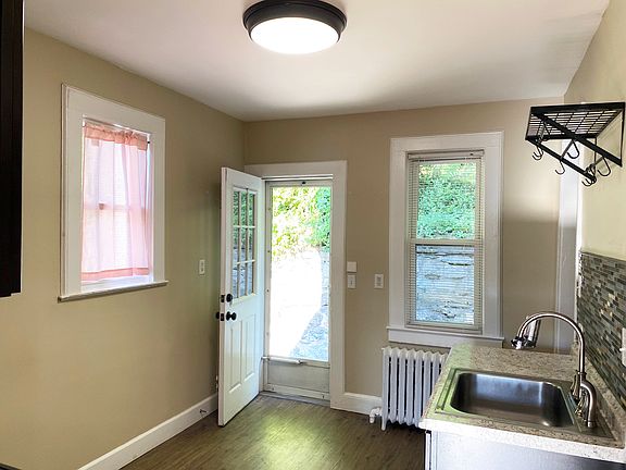 5th image of 378 Elwood Ave Suite 2