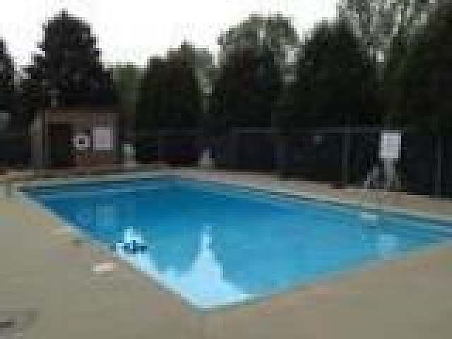 2nd image of 2895 Warwick Loop