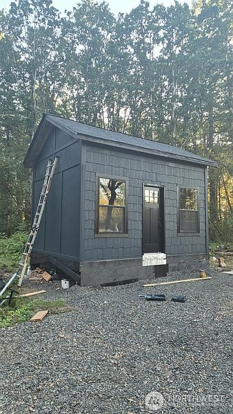 4th image of 209 Frost Road