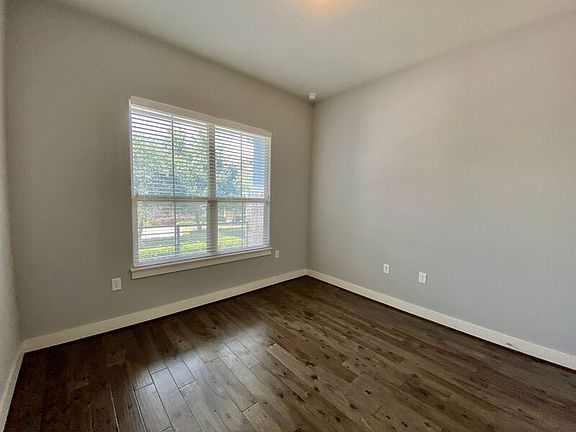 5th image of 12123 Cottage Promenade Ct