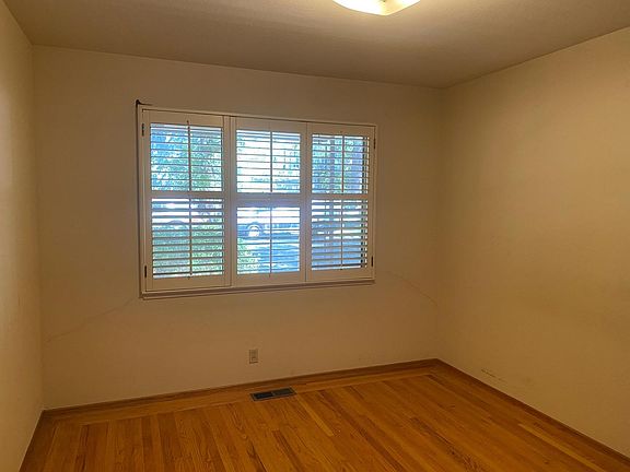 4th image of 250 Hawthorne Ave