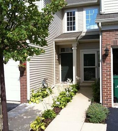 Entrance view to the unit