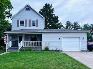 118 W Mitchell St, Gaylord, MI 49735