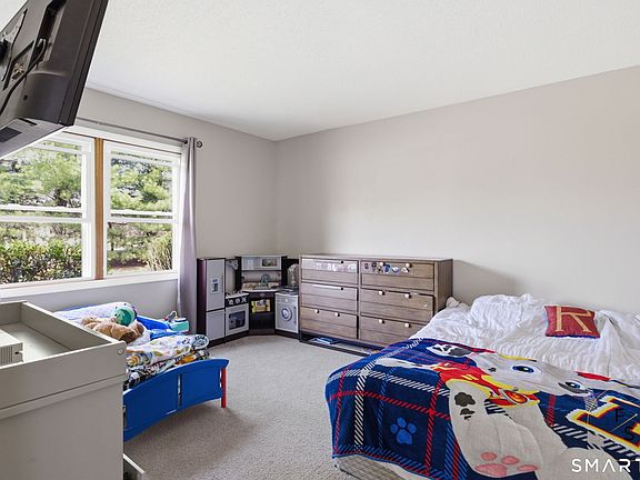 4th image of 5 David Drive #5