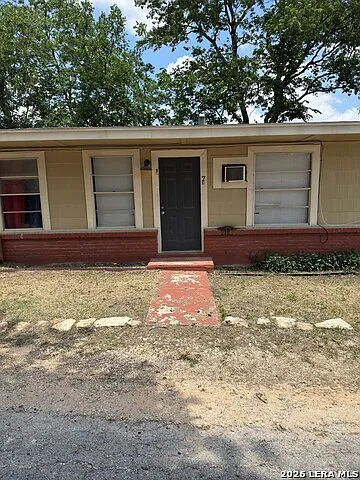 1 bed, 1.0 bath, 4398 sqft, $800 — Photo 1