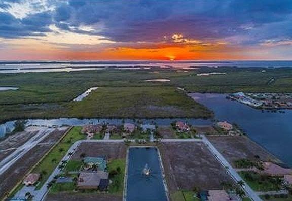 AMAZING VIEWS AND WESTERN SUNSET