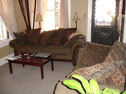 2nd image of 2549 Glenarm Pl