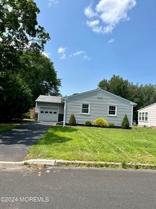16 Sherwood Lane, Toms River, NJ, 08757