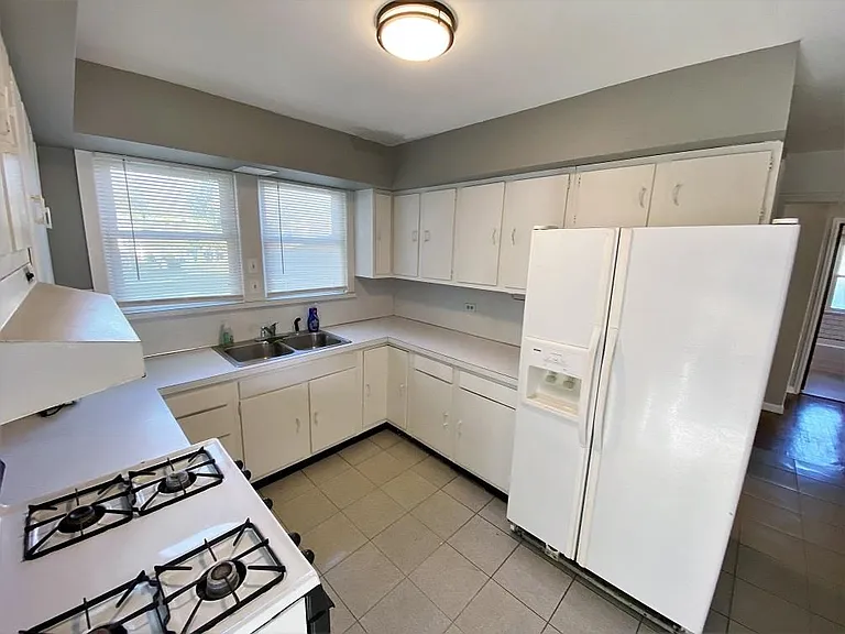 5925 Jefferson Ave — Photo 7