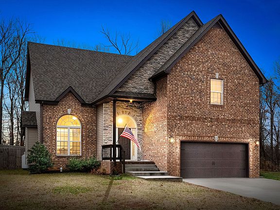 2nd image of 3572 Aurora Dr