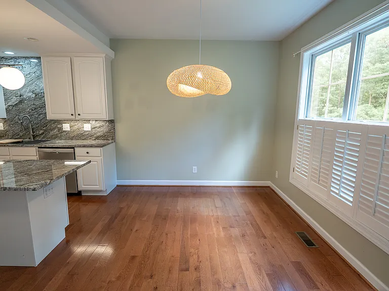 1820 Clay Dr — Photo 10