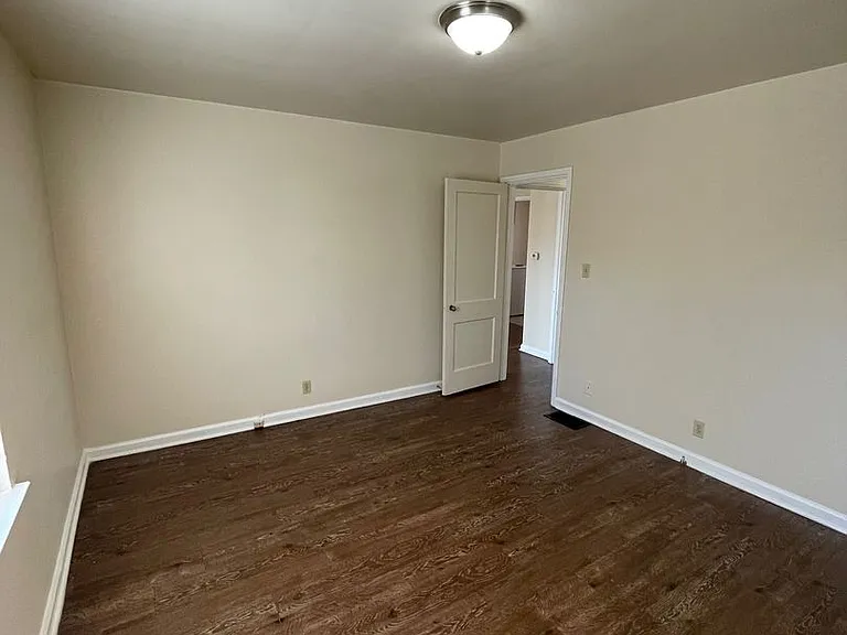 Nola Court Apartments — Photo 91