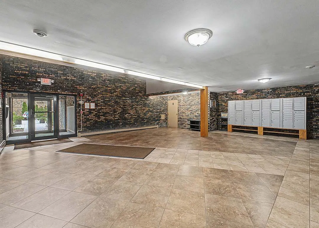 2 bed, 1100 sqft, $2,000 — Photo 3