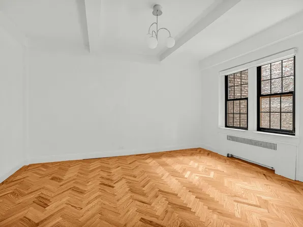 245 East 11th Street image 8 of 15