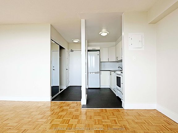 5th image of 666 Spadina Ave #1415