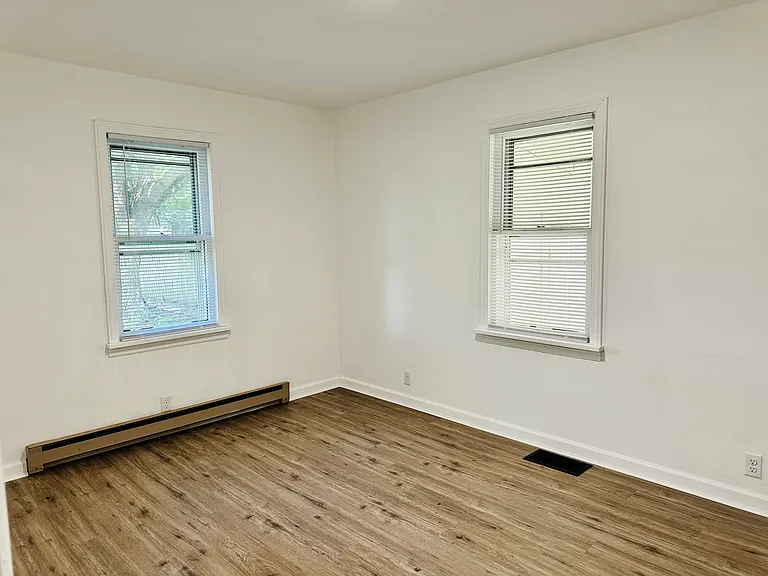 8369 Main St — Photo 11