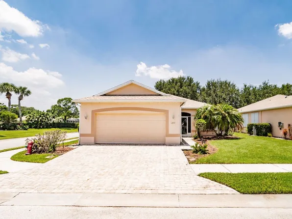 1357 Shoreline Cir, Sebastian, FL 32958
