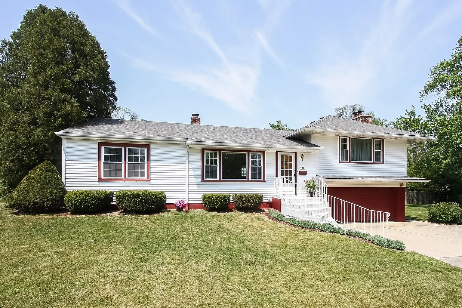 106 W Goebel Dr photo 1