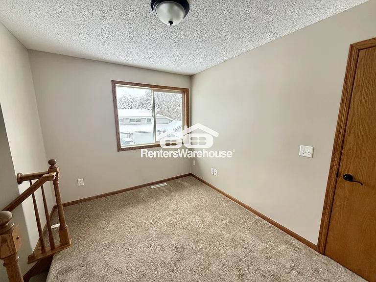 6762 Gretchen Ct N — Photo 14