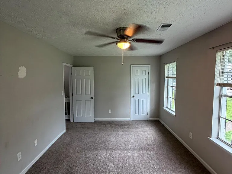 8513 Pineland Dr — Photo 10