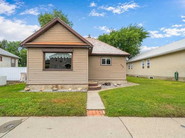 110 S 2nd Ave W, Bow Island, AB T0K 0G0