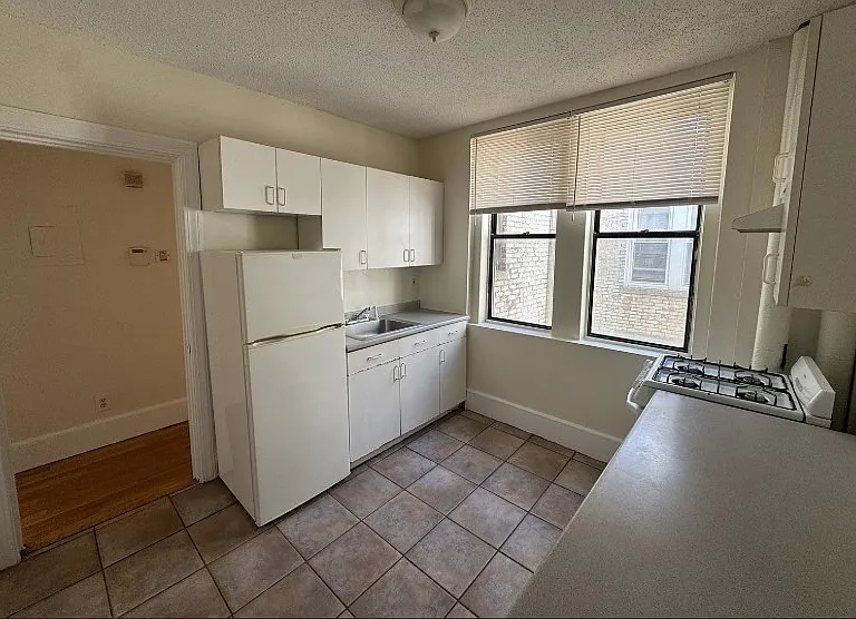 11 Barrows St #3 — Photo 3