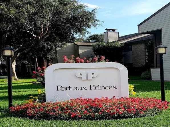 7069 N Holiday Dr, Galveston, TX 77550