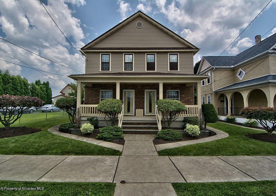 1st image of 946 Lincoln St