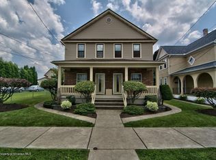 946 Lincoln St, Dickson City, PA