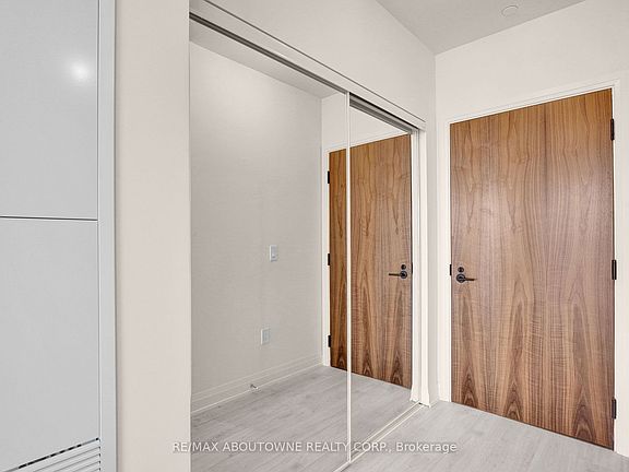 4th image of 509 Dundas St W #219