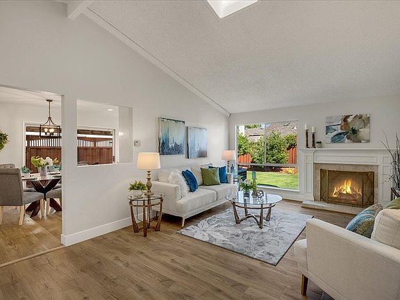 4th image of 481 Edelweiss Dr