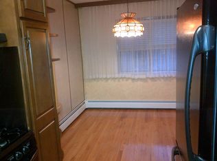 6101 Bleecker St, Ridgewood, NY 11385