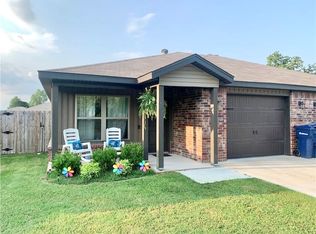 1703 E Central St #A, Siloam Springs, AR 72761