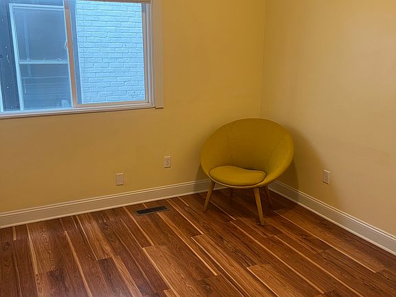 4th image of 1209 E Livingston Ave