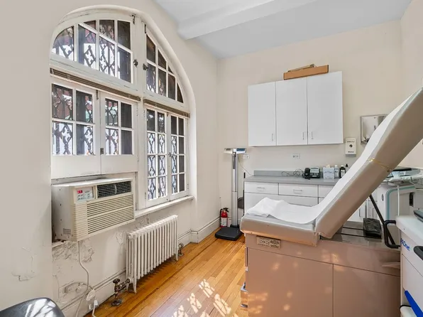 325 E 79th St Office 1A, New York, NY 10075